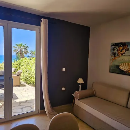Corfu 22 גליפאדה